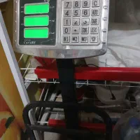 ترازو۱۶۰‌کیلو‌درحدنودکمه‌فلزی‌