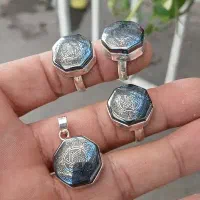 انگشترو مدال با نگین حدید ۴حرز زنانه ومردانه