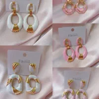 گوشواره های ترند دلبرانه|بدلیجات|شیراز, شاهچراغ|دیوار