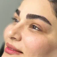 میکروبلیدینگ ابرو به روش طبیعی و مویی