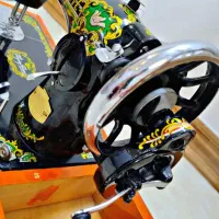 چرخ خیاطی قدیمی دوشیر، کاملاً نو و کلکسیونی