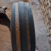 یک جف لاستیک جلو تراکتور