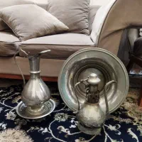 ظروف برنجی عتیقه|کلکسیون اشیاء عتیقه|قم, باغ کرباسی|دیوار