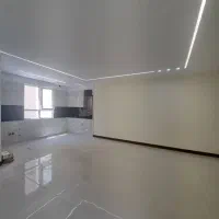 ۷۰متر/نوساز/بر خ اصلی /اداری