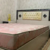 تخت دو نفره به همراه تشک