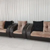 مبلمان بسیار تمیز در حد 7نفره چرمی