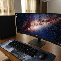 کامپیوتر قدرتمند نو با مانیتور 4k