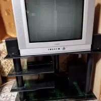 تلویزیون ومیز
