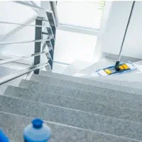 نظافت راه پله و پارکینگ و پشت بام