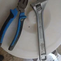 آچار فرانسه و انبردست نوع