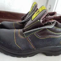 کفش کار جلو آهنی