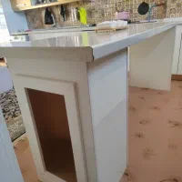 میز جزیره در حد نو