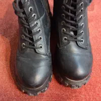 نیم بوت دخترانه در حد نو