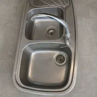 سینک به همراه شیرآلات