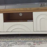 میزTV کامل نو و جادار و زیبا