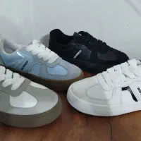 کفش زنانه،مردانه|کیف، کفش، کمربند|تربتحیدریه, میدان مرکزی|دیوار