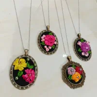 گردنبند رو مانتویی