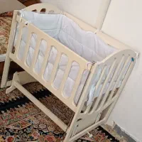 تخت کنار مادر درحد اک