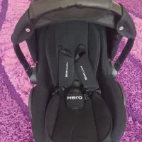 کریر و تخت کنار مادر