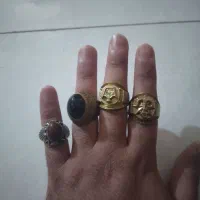 دستبند و گردنبند و پلاک و انگشتر و چاقو