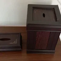 سطل زباله و دستمال کاغذی و گلدان چوبی