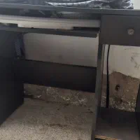 با تخفیف. میز کامپیوتر ۱۵۰۰۰۰۰.وتعدادی اسباب بازی.