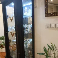 بوفه ویترین کلاسیک چوب طبیعی ...فروش فوری|بوفه، ویترین، کنسول|تهران, شهرک چیتگر|دیوار