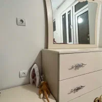 فروش میز آرایشی به همراه پاتختی و تردمیل خانگی