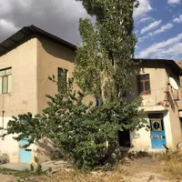 کارگر ساکن با کارگاه تولید پودر ماهی در فیروزکوه