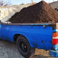 کود حیوانی گاوی و گوسفندی پوسیده نرم و خاک باغچه