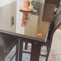 میز ۶نفره و۴تاصندلی سالم سالم.