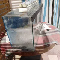 آکواریوم و میز گرد