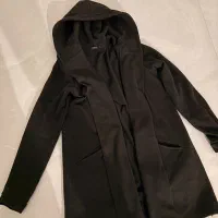 سویرشرت زنانه کلاه دار از برند reserved