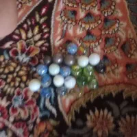 تعدادی تیله و لامپ با ارمیچر و پلاک