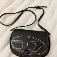 کیف برند دیزل