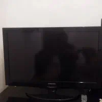 ال سی دی ۳۲ اینچ سامسونگ اصلی به همراه میز