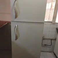 یخچال ناجا بالا فریزر پایین یخچال