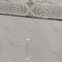 مقداری کاشی به اندازه 17متر اضافه آوردم میفروشم