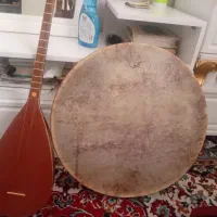 یک عدد ساز تنبور ودف خبات