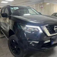 نیسان ترا مشکی