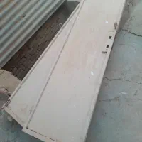 درب آهنی قدیمی سنگین