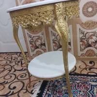 میز کنار سالنی
