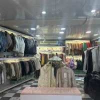 فروشنده مجرد خانم فروشگاه بچه گانه