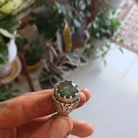 انگشتر نقره نگین موزونایت سبز جواهری
