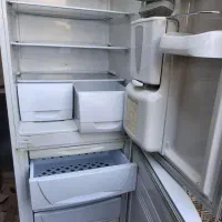 یخچال امرسان و ۱۶ عدد پشتی