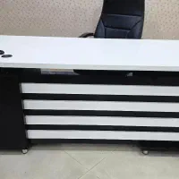 میز مدیریتی 1.80 همراه صندلی 4محوره