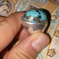 فیروزه نیشابور رگه طلایی.کاملا قدمت دار وکاردست.