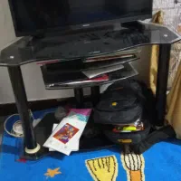 آیینه و زیر تلوزیون