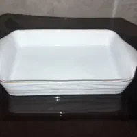 تعدادی دیس سالاد لبه طلایی