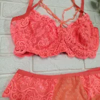 لباس زیر|لباس|تاکستان, |دیوار